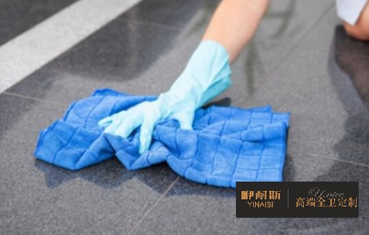 做完測試后將柜體擦拭干凈。